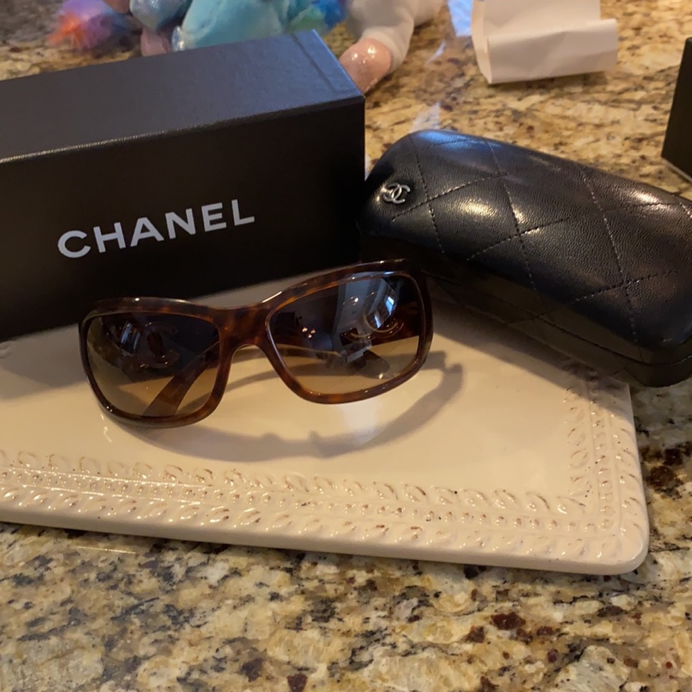 Sunglasses - Picture 5 of 5